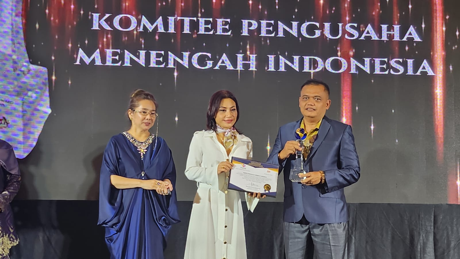 KOPITU TERIMA PENGHARGAAN DARI KADIN MALAYSIA  AJAK UKM MULAI DIGITALISASI